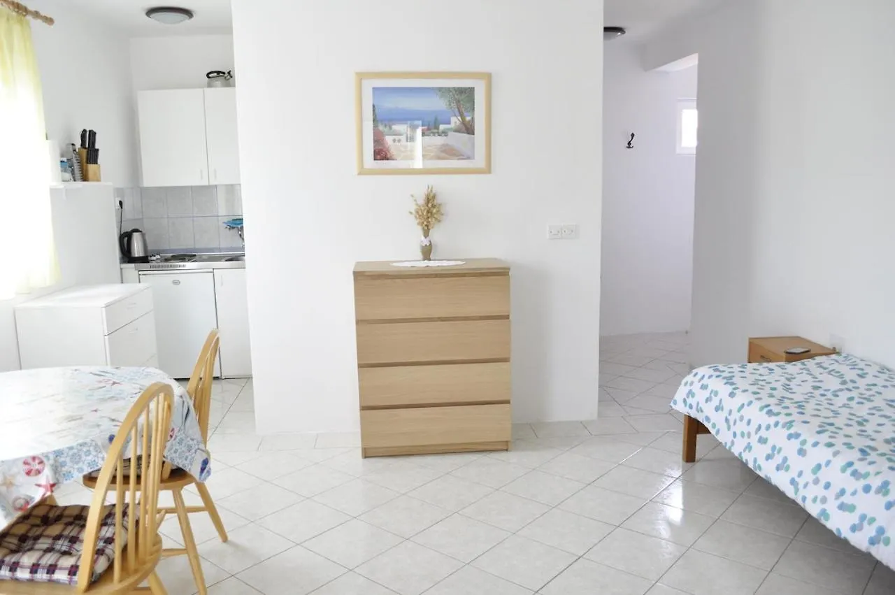 Apartment Vir 13686B